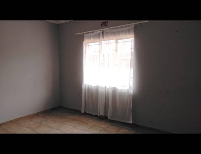 3 BEDROOM PROPERTY TO RENT IN LEBOWAKGOMO UNIT A